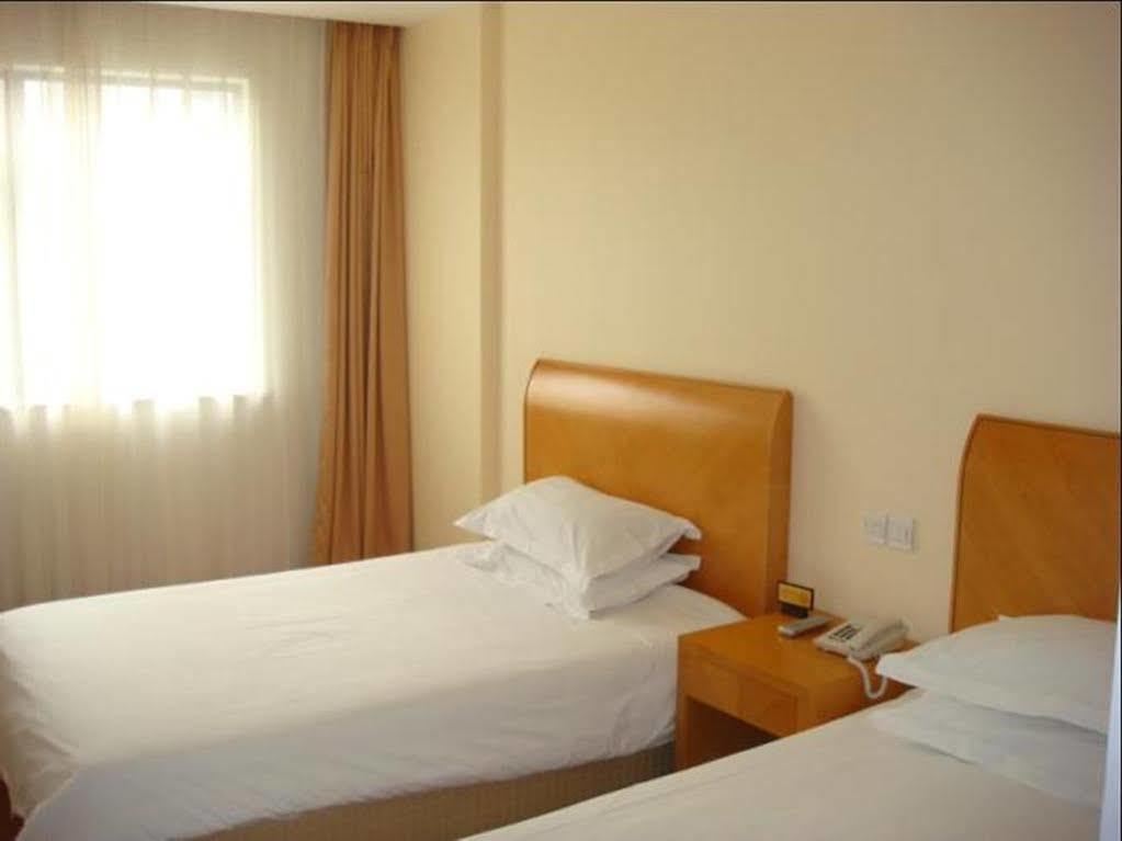 7 Days Inn Shanghai Xujiahui Caobao Road Subway Station Branch Xuhui Exterior foto