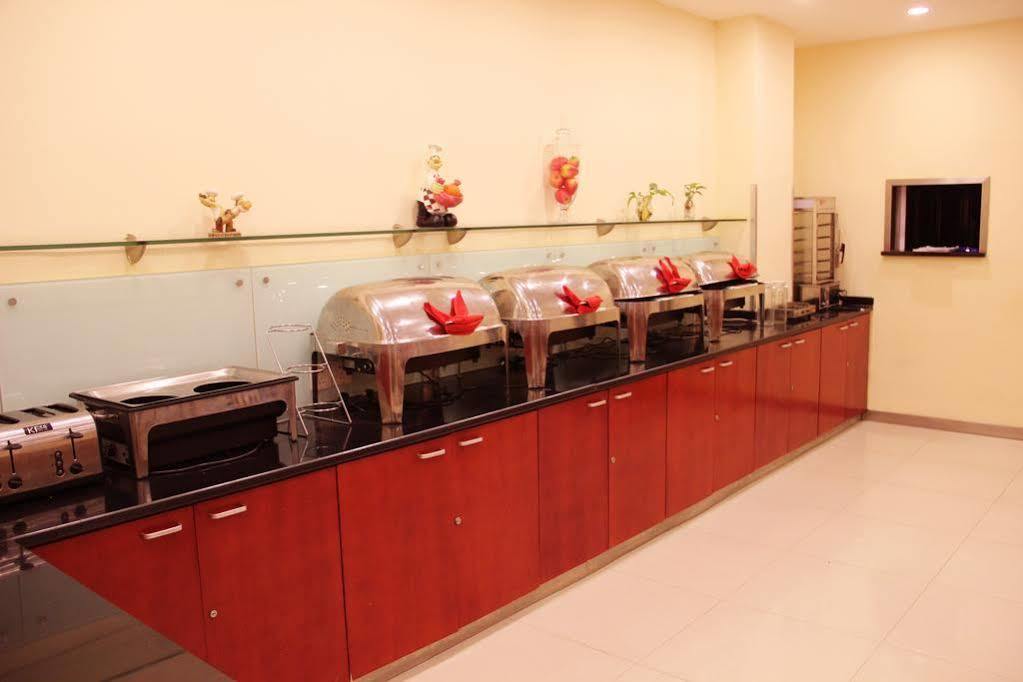 7 Days Inn Shanghai Xujiahui Caobao Road Subway Station Branch Xuhui Exterior foto