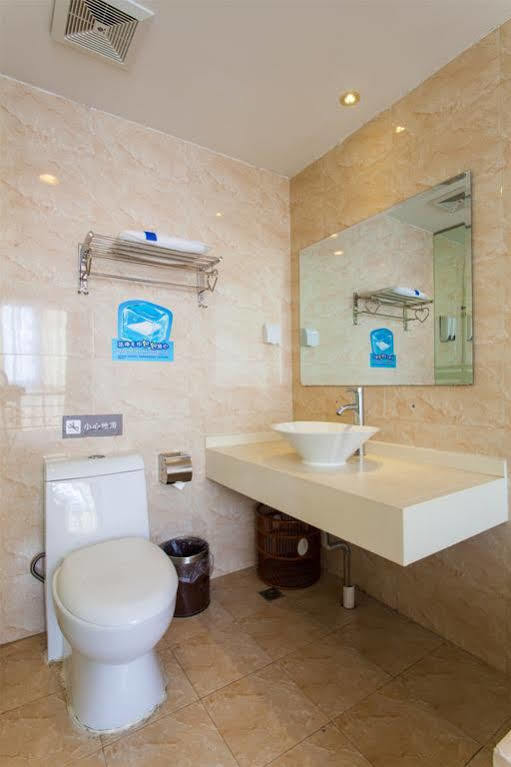 7 Days Inn Shanghai Xujiahui Caobao Road Subway Station Branch Xuhui Exterior foto